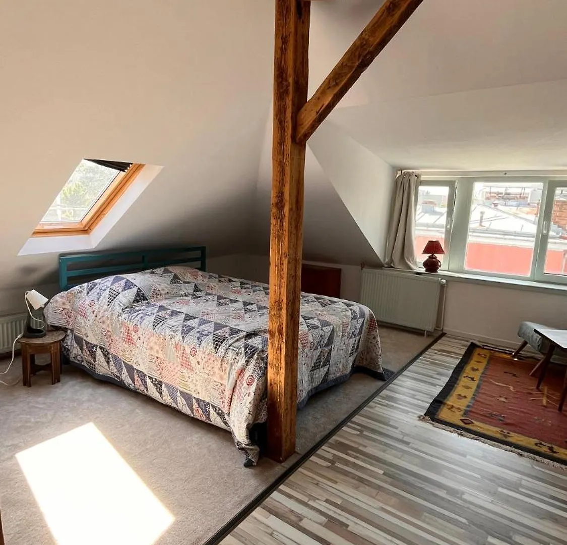 Bc14 Cosy Sunlit Studio Bucharest Apartment